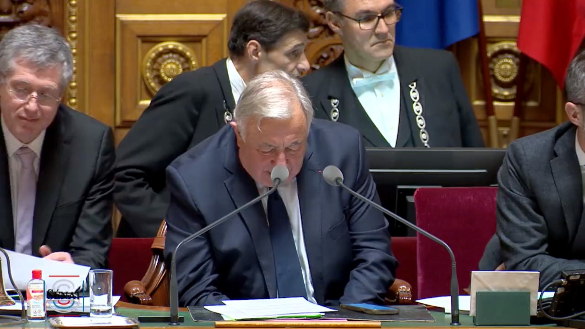 [ QAG ] André Gattolin interroge le Gouvernement sur les postes de police chinois clandestins en France